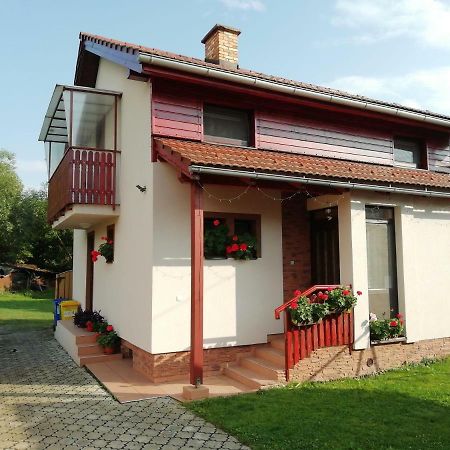 Privat Kovacova Villa จิอาร์ ภายนอก รูปภาพ