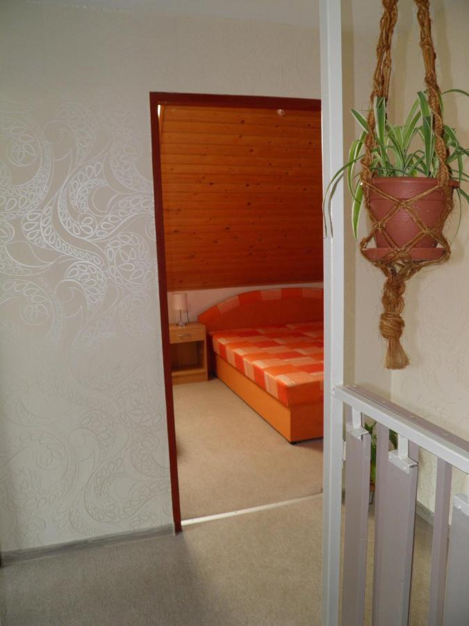 Privat Kovacova Villa จิอาร์ ภายนอก รูปภาพ
